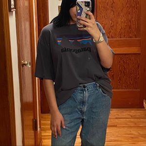 GREY MENS OVERSIZED PATAGONIA TEE